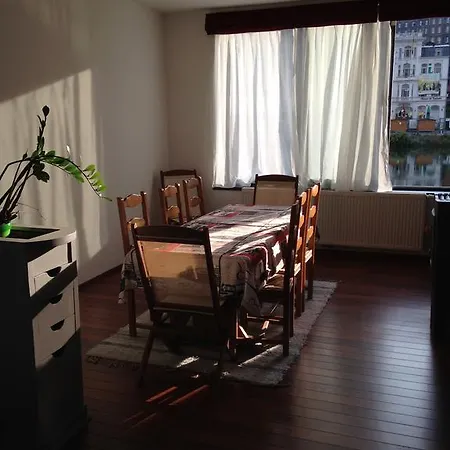 萨克斯旅馆