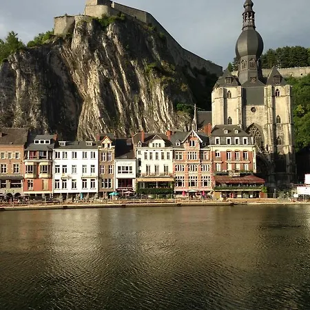 Les Voisins De Mr Sax Maison d'hôtes Dinant