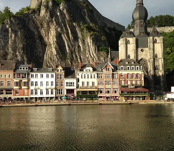 Les Voisins De Mr Sax Maison d'hôtes Dinant