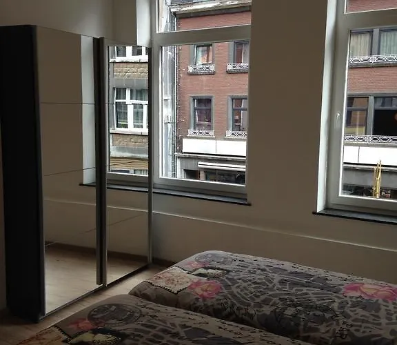 Les Voisins De Mr Sax